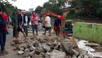 Foto: Jalan Retak yang Diminta Anies Diperbaiki Secara Natural