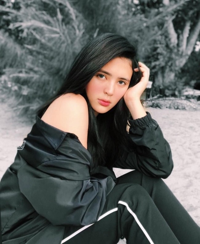 Aktris kelahiran Manila, Filipina ini mengawali kariernya di dunia hiburan melalui jalur modelling. Dia pernah menjadi bintang iklan Angel Evaporada hingga KFC. Foto: Dok. Instagram