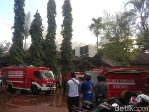 Gedung Pestisida Dinas Pertanian Bondowoso Dilalap Si Jago Merah