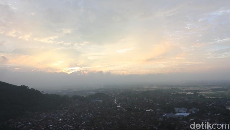 Senja romantis di Bandung (Wisma Putra/detikTravel) Senja romantis di Bandung (Wisma Putra/detikTravel)