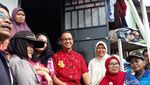 Foto: Anies Berbaju Khas China Saat Imlek