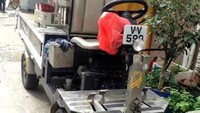 Bentuk mobilnya lebih sederhana, dengan mengandalkan fungsi angkut jadi tidak ada atapnya. Istimewa/Industrialhistoryhk.