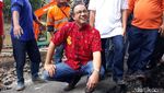 Foto: Anies Berbaju Khas China Saat Imlek