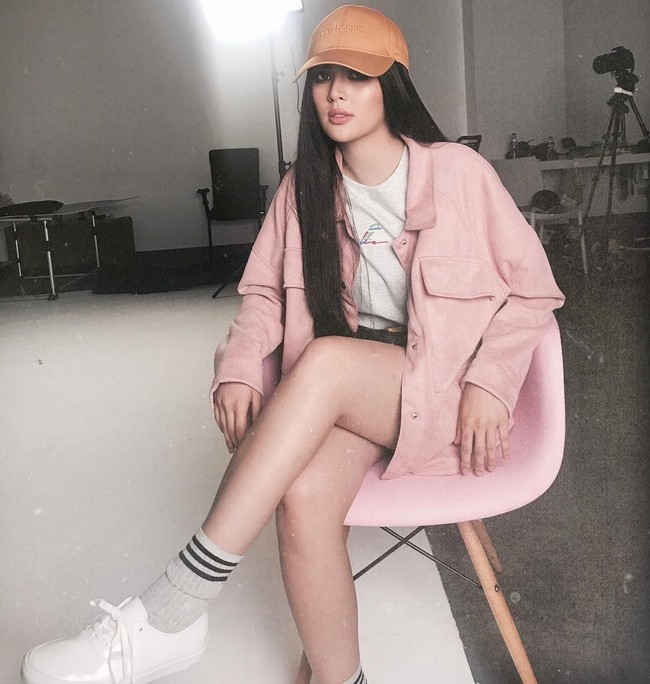 Karier Sofia sebagai aktris dilirik banyak orang ketika membintangi film She’s Dating the Gangster pada 2014. Film tersebut laris-manis dan dia pun jadi semakin populer. Foto: Dok. Instagram