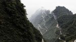 Ini Mobil yang Tembus Gerbang Surga di China