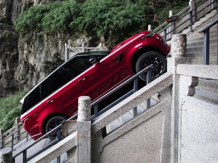 Ini Mobil yang Tembus Gerbang Surga di China