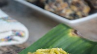 Bakmi kondang di Pasar Beringharjo ini disebut Bakmi Pentil karena bentuknya yang mirip dengan pentil ban sepeda zaman dulu. Bakmi ini punya rasa dan tekstur yang unik karena terbuat dari tepung tapioka. Rasanya gurih dan dijual dengan harga Rp 6.000-an. Foto: Istimewa