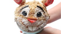 Tidak hanya makanan saja, Laleh juga pandai membuat dessert dengan berbagai bentuk karakter, salah satunya hamster dari Zootopia. Terdiri dari spelt cupcake dengan isian strawberry dan buah melon. Foto: Instagram/ @jacobs_food_diaries