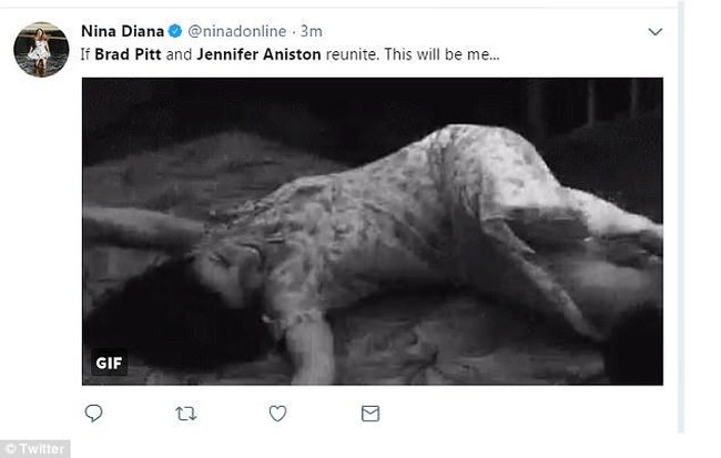 Reaksi kegirangan netizen kalau Brad Pitt dan Jennifer Aniston bersama lagi. Sampai melantai lho. Foto: Twitter