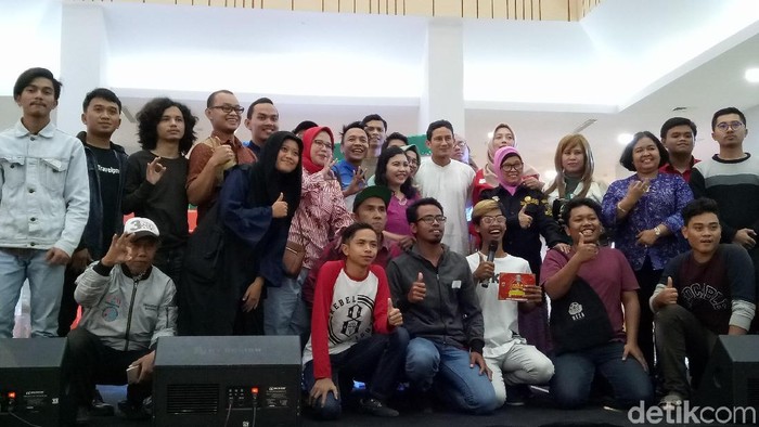 Bantu Komedian, Sandi akan Bentuk OK OCE Khusus Stand-Up Comedy