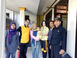 Pegang Baju Ibu, Bocah 3 Tahun Ditemukan Telantar di Sukabumi