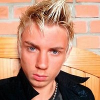 Pria asal Brazil yang memiliki nama asli Max atau yang kini dikenal sebagai Xiahn Nishi ini ingin mengubah wajahnya seperti artis K-Pop setelah menghabiskan satu tahun di Korea untuk pertukaran pelajar. Foto: Facebook