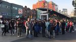 Foto: Warga Mexico Berkumpul di Jalan Usai Gempa 7,2 SR