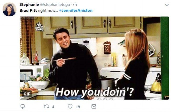 Begini ekspresi wajah Brad Pitt saat ini, mirip Joey Friends kalau lagi menggoda. Foto: Twitter