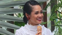 Andien yang tampil casual tetap terlihat menarik saat ditemui di sebuah acara belum lama ini. Foto: (Ismail/detikhot)