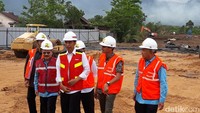 Tahap I menghubungkan Padang-Sicincin sepanjang 28 km, tahap II menghubungkan Bangkinang-Pekanbaru sepanjang 38 km, dan tahap III menghubungkan Sicincin-Bangkinan sepanjang 189 km. Foto: Danang Sugianto