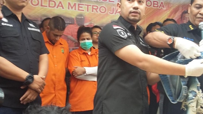 Elvy Sukaesih Percayakan Menantu Tangani Kasus Dhawiya Elvy Sukaesih Percayakan Menantu Tangani Kasus Dhawiya