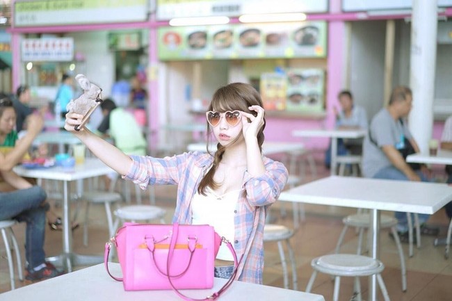 Seiring kepopulerannya yang telah melonjak, Enako juga menaklukan ruang maya dengan bergabung dalam layanan live streaming. Foto: Instagram