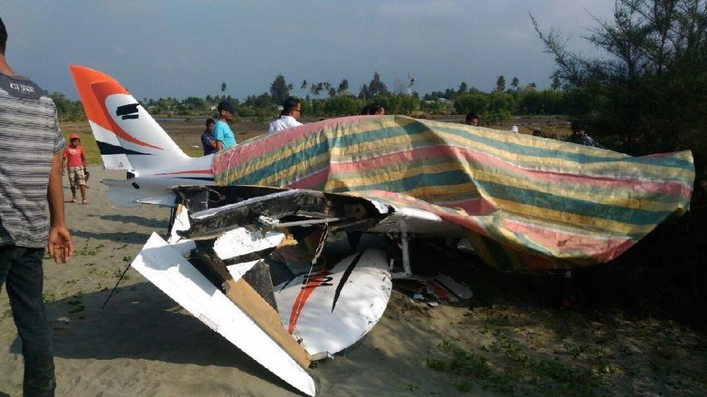 Cerita Gubernur Aceh saat Pesawat yang Dipiloti Mendarat Darurat Cerita Gubernur Aceh saat Pesawat yang Dipiloti Mendarat Darurat