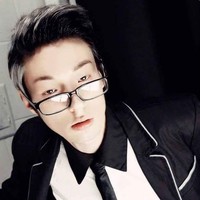 Xiahn pun melakukan operasi plastik sebanyak 10 kali agar wajahnya terlihat lebih Asia. Pria berusia 29 tahun itu juga mengecat rambutnya dengan berbagai warna dan menyesuaikan gaya berpakaiannya seperti Idol Korea.  Foto: Facebook