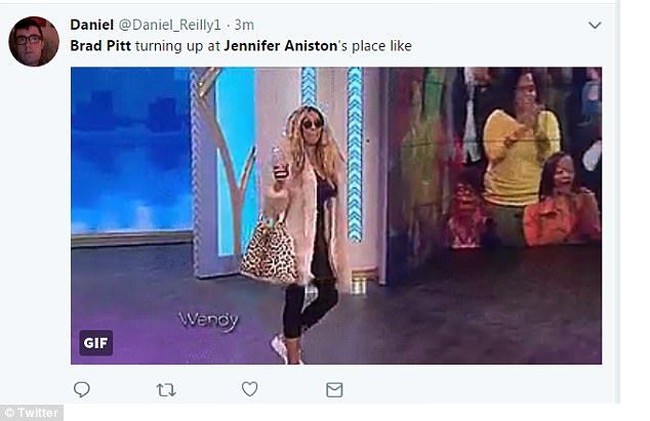 Netizen mengimajinasikan Brad Pitt mendatangi Jennifer sambil membawa wine. Senang banget ya Brad? Foto: Twitter