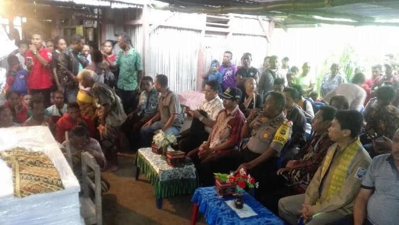 Jenazah Adelina Diserahkan Kemlu ke Keluarga di NTT Jenazah Adelina Diserahkan Kemlu ke Keluarga di NTT