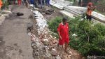 Penampakan Jalan Ambles di Pulogadung