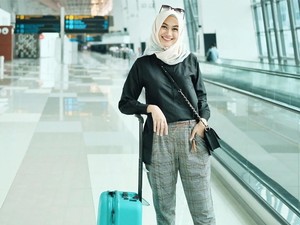 Tips Padu Padan Gaya Hijab di Bandara ala Selebgram