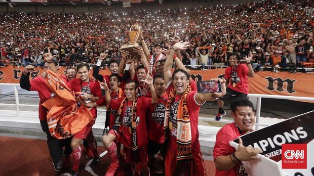 Penampilan apik Persija musim ini semakin meningkatkan gairah menonton The Jakmania.