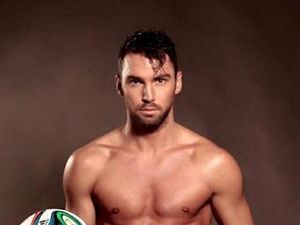 Foto: Rahasia Perut Sixpack Striker Persija Marko Super Simic