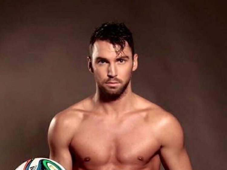 Foto: Rahasia Perut Sixpack Striker Persija Marko Super Simic
