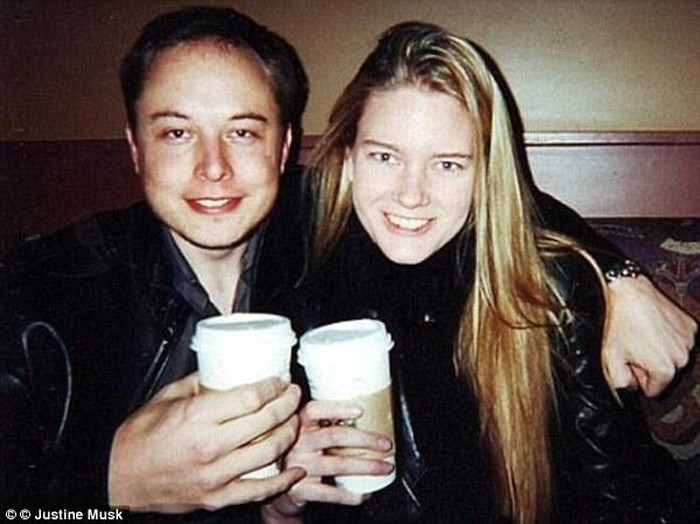 Sisi Gelap Hubungan Elon Musk dan Putrinya yang Diungkap Sang Mantan Istri (2)