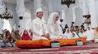 Tommy Kurniawan menikahi Lisya Nurrahmi di Masjid Baiturrahman, Banda Aceh pada Minggu (18/2) pagi. (Dok. instagram/sahrulgunawanofficial)