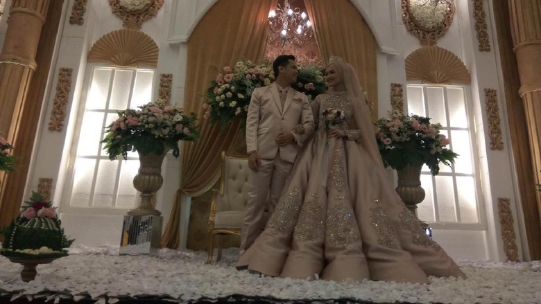 Gelar Resepsi, Tommy Kurniawan dan Lisya Didoakan Cepat Punya Anak Gelar Resepsi, Tommy Kurniawan dan Lisya Didoakan Cepat Punya Anak
