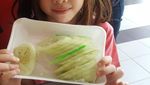 10 Foto Ini Jadi Bukti Kalau Wulan Guritno dan Keluarganya Doyan Makan!