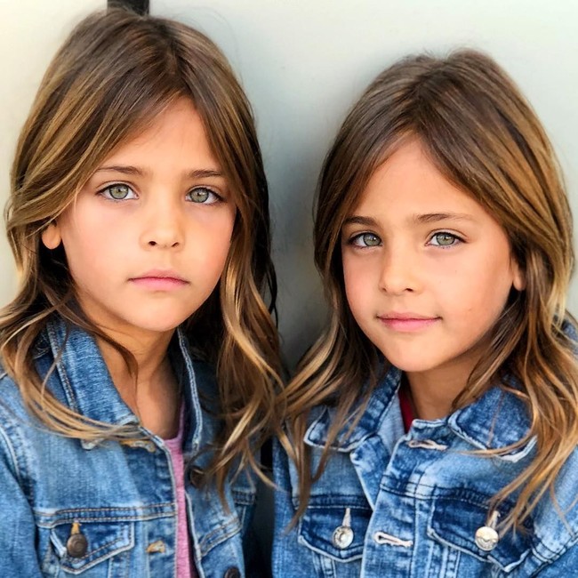 Ava Marie dan Leah Rose Clements disebut sebagai anak-anak tercantik di dunia. Kembar identik itu punya wajah menawan di usia mereka yang masih tujuh tahun. Foto: Instagram