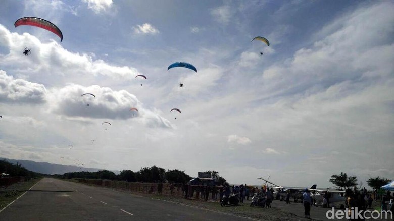 JAS 2018 Berhasil Pecahkan Rekor Nasional Paramotor JAS 2018 Berhasil Pecahkan Rekor Nasional Paramotor