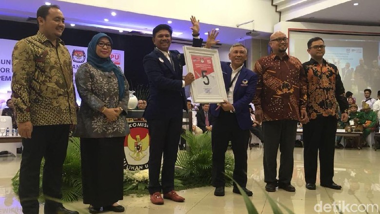 Kantongi Nomor 5, NasDem: Pancasila Lima Dasar untuk Restorasi RI Kantongi Nomor 5, NasDem: Pancasila Lima Dasar untuk Restorasi RI