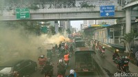 Konvoi tampak didominasi para suporter yang menggunakan sepeda motor (Foto: Seysha Desnikia/detikcom)