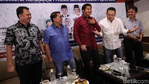 Jokowi Masih Unggul di Survei Pilpres Poltracking