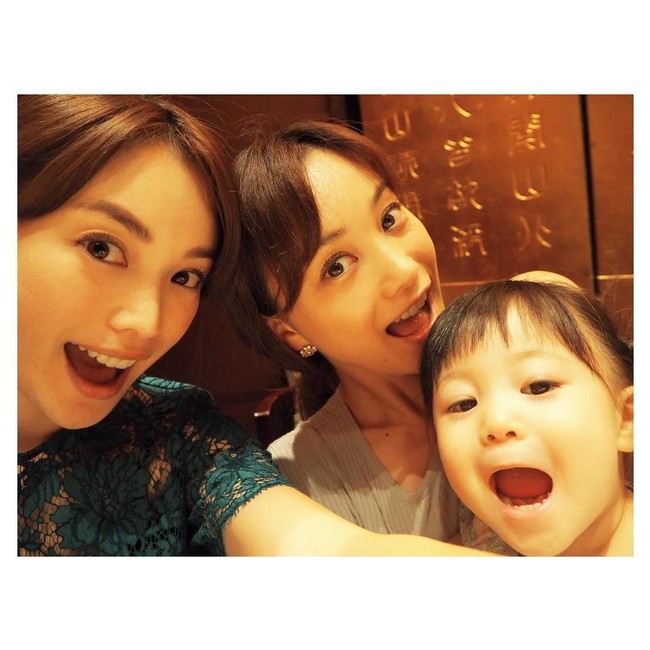 Kakak adik Ebihara ini lahir pada 3 Oktober 1979 di Miyazaki Prefecture. Mereka adalah model Jepang. Foto: Instagram