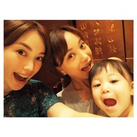 Kakak adik Ebihara ini lahir pada 3 Oktober 1979 di Miyazaki Prefecture. Mereka adalah model Jepang. Foto: Instagram