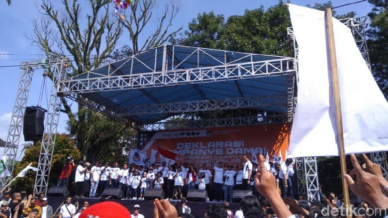 Deklarasi Kampanye Damai, Ini Imbauan Tiga Paslon Pilwali Malang Deklarasi Kampanye Damai, Ini Imbauan Tiga Paslon Pilwali Malang
