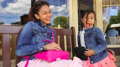 Potret Kedekatan Masayu Anastasia dengan Putri Semata Wayangnya