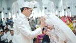 Momen Bahagia Pernikahan Tommy Kurniawan dan Pramugari Cantik