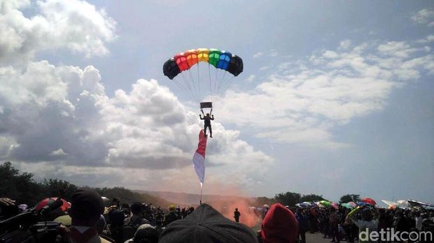 JAS 2018 Berhasil Pecahkan Rekor Nasional Paramotor
