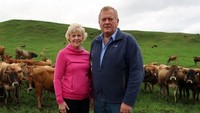 Colin dan Dale Armer masuk dalam daftar orang terkaya di Selandia Baru, berkat peternakan sapi perah mereka yang sangat sukses. Mereka memiliki Dairy Holdings, konglomerat peternakan sapi perah terbesar di Selandia Baru senilai kekayaan sekitar US$ 535 juta. Istimewa.