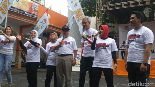 Dua Paslon Senam dan Nyanyi Bareng Jelang Deklarasi Damai