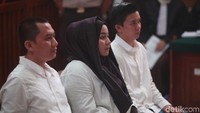Trio bos First Travel, Andika Surachman, Anniesa Hasibuan, dan Siti Nuraida alias Kiki Hasibuan bakal menghadapi tuntutan jaksa hari ini. Sidang bakal digelar di Pengadilan Negeri Depok. (Foto: Grandyos Zafna/detikcom)