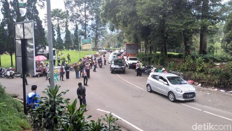 Jalan Puncak Bogor Foto: Farhan/ detikcom Jalan Puncak Bogor Foto: Farhan/ detikcom